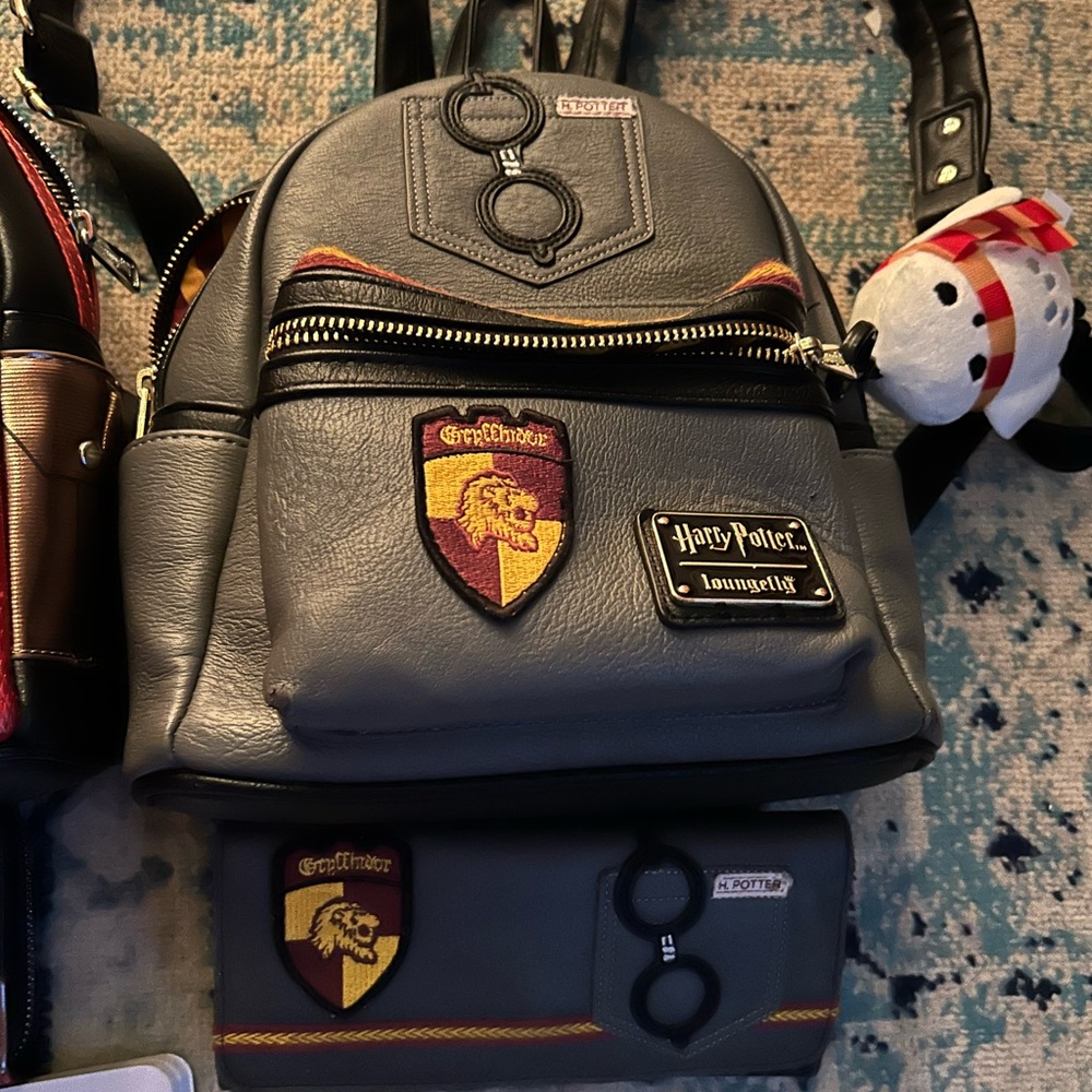 Loungefly Harry Potter Gryffindor Backpack - Dark Gray